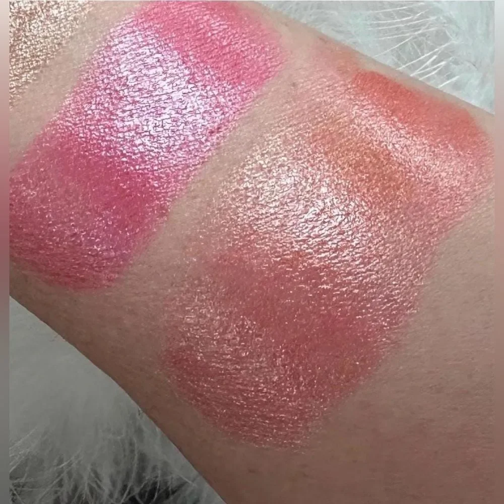 💫 Moochie luminous blush Serum Stick